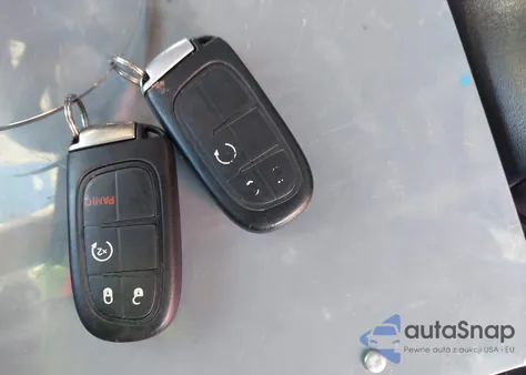 2021 Jeep Cherokee Altitude Fwd from USA, damaged, VIN 1C4PJLLB5MD195912